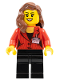 LEGO  – Kamerafrau - Red Suit Jacket mit Press Pass, Schwarze Beine, Reddish Brown Weibliche Haare über Schulter, offene Mouth Lächeln mit Pfirsich Lippen – kein farbe